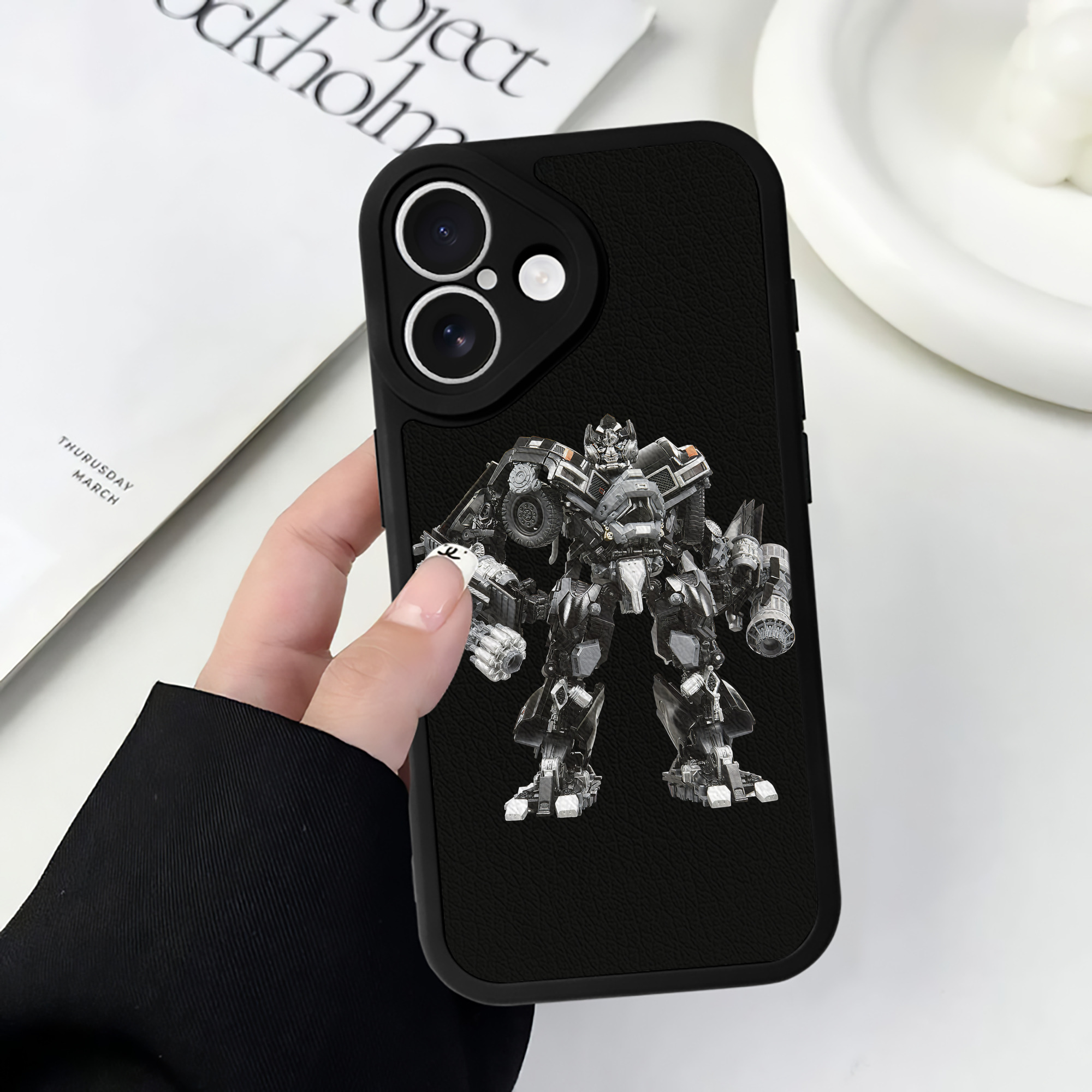 （画像用） Transformers トランスフォーマー 【iPhone 16シリーズ対応】シリコンスマホケース（レザー調） 材質：シリコン
